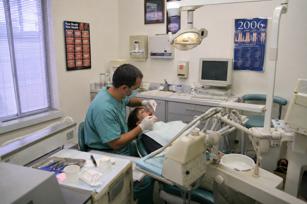 Dental Clinic 2006